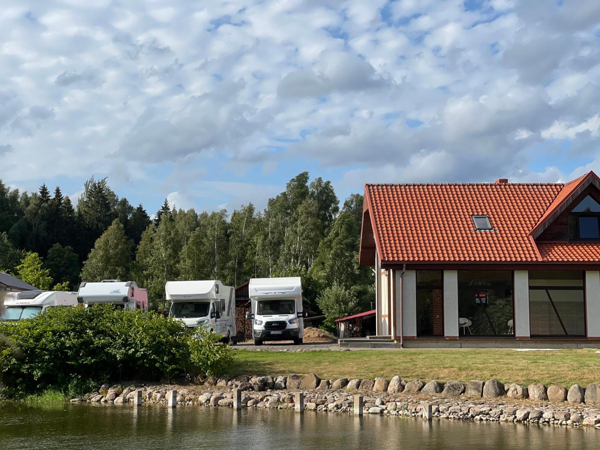 Jurvinge Hotel Zadvainai Kültér fotó
