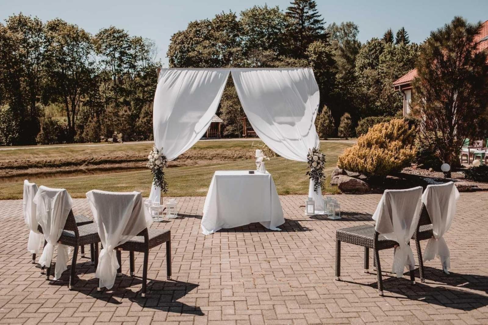 Jurvinge Hotel Zadvainai Kültér fotó